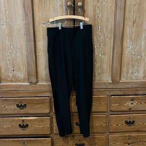 Athleta Brooklyn Ankle Pant Black Elastic Waist Lightweight High Rise, size 4